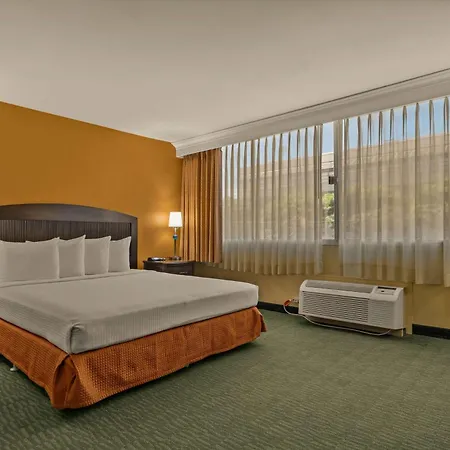 Airport Honolulu Hotel